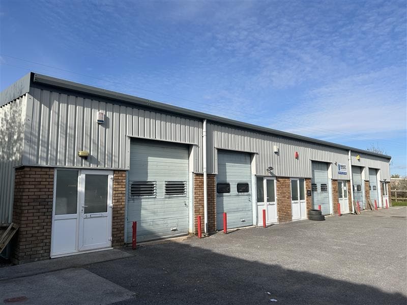 Gilston Rd, Saltash to rent Building Photo- Image 1 of 2