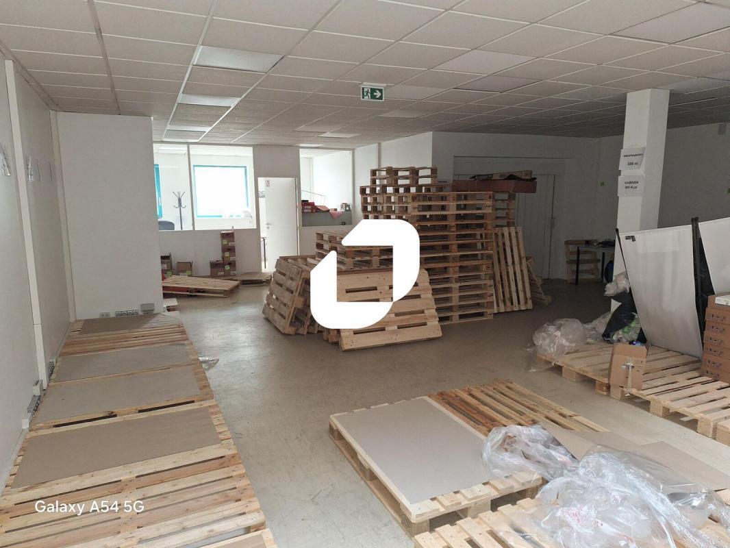 Light Industrial in Boulogne-Billancourt to rent Building Photo- Image 1 of 10
