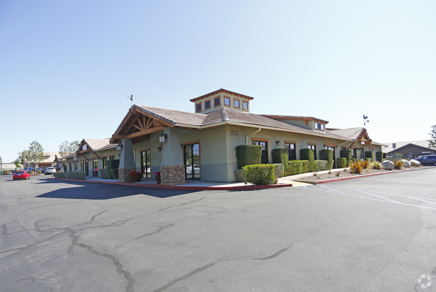 853 Auto Center Dr, Palmdale, CA for rent - Primary Photo - Image 2 of 19