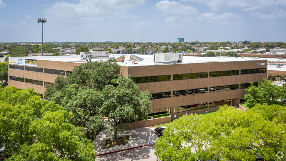 10101 Harwin Dr, Houston, TX for rent - Building Photo - Image 3 of 15