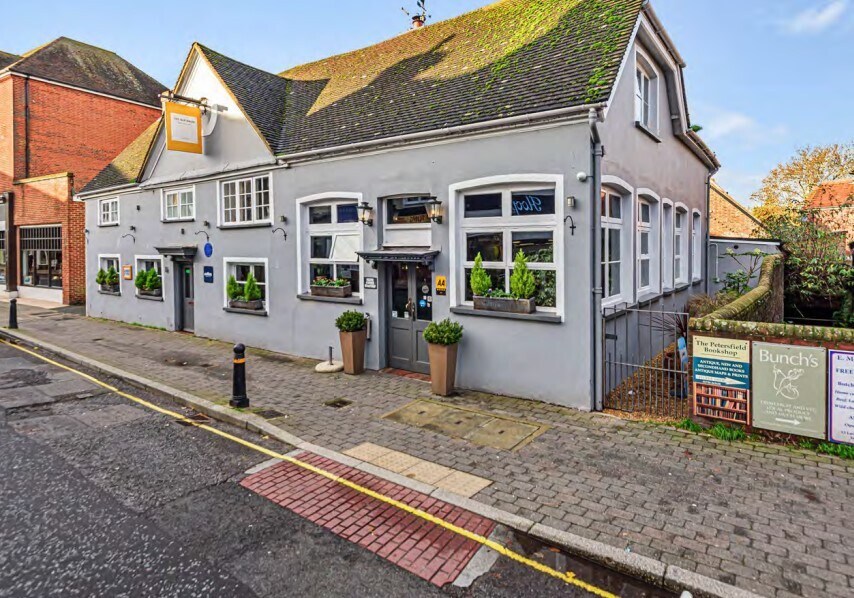 16 Chapel St, Petersfield for sale Primary Photo- Image 1 of 1