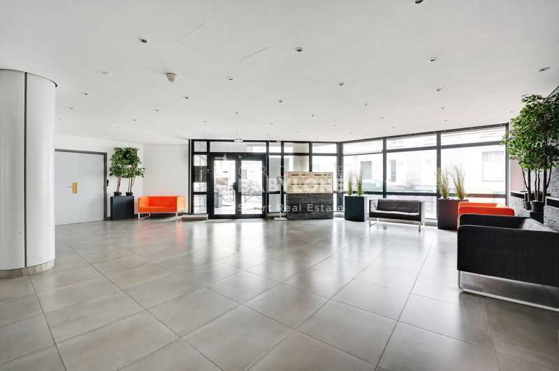 92 Rue Edouard Vaillant, Levallois-Perret for sale Lobby- Image 1 of 12