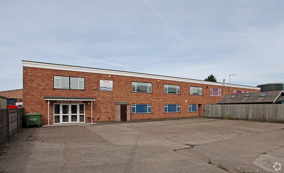 Lupton Rd, Wallingford for sale - Primary Photo - Image 1 of 1