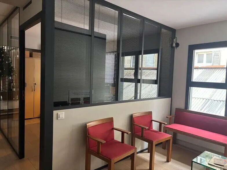 Office in Bordeaux to rent - Building Photo - Image 2 of 8