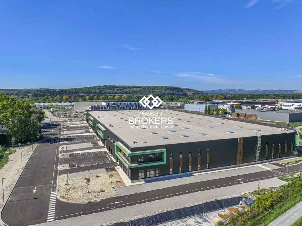 Location Entrepôt 1 412 m² - Photo 1