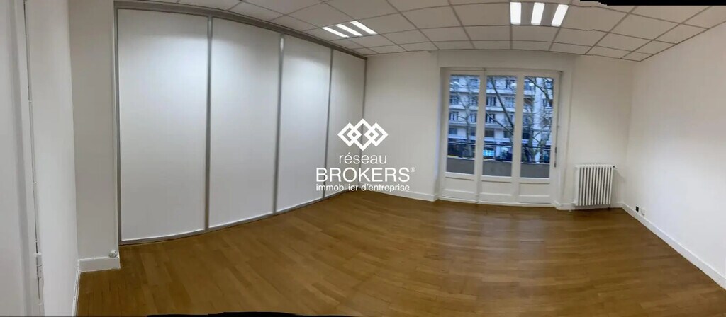 Location Bureaux 122 m² - Photo 1