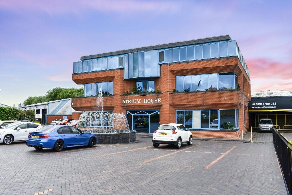 574 Manchester Rd, Bury to rent Interior Photo- Image 1 of 24