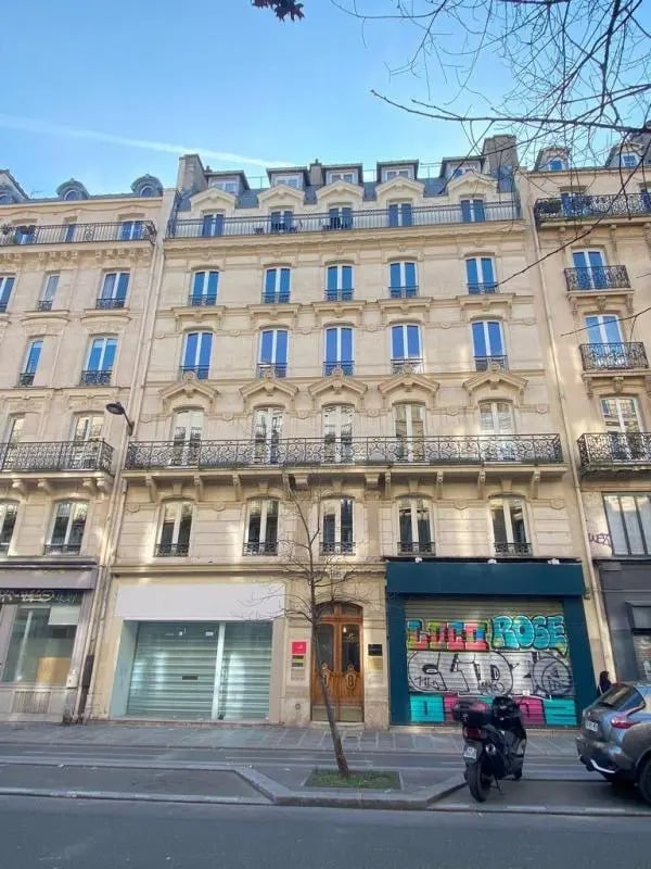 Location Bureaux 105 m² - Photo 1