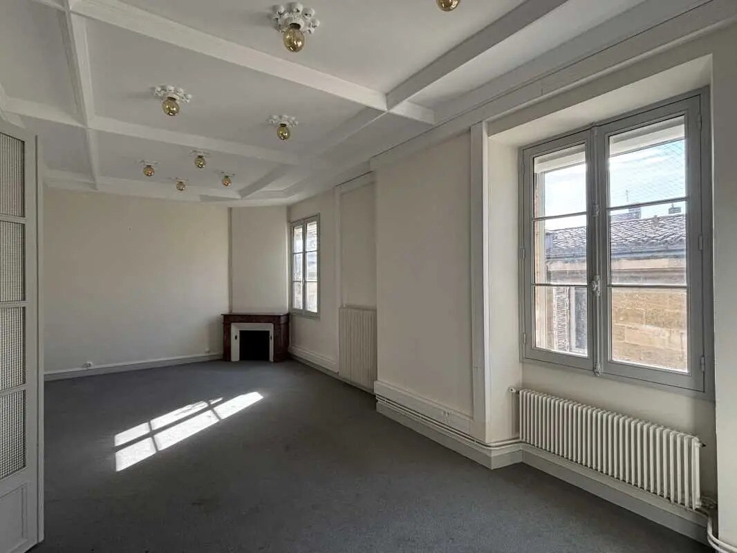 Office in Bordeaux to rent Interior Photo- Image 1 of 15