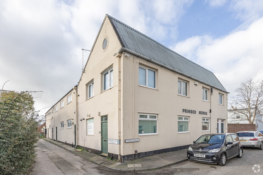 Tivoli Walk, Cheltenham to rent - Primary Photo - Image 1 of 4