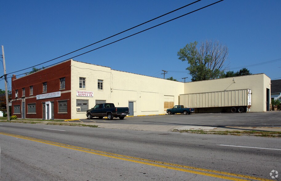 138 W Sylvania Ave, Toledo, OH for sale - Primary Photo - Image 1 of 5