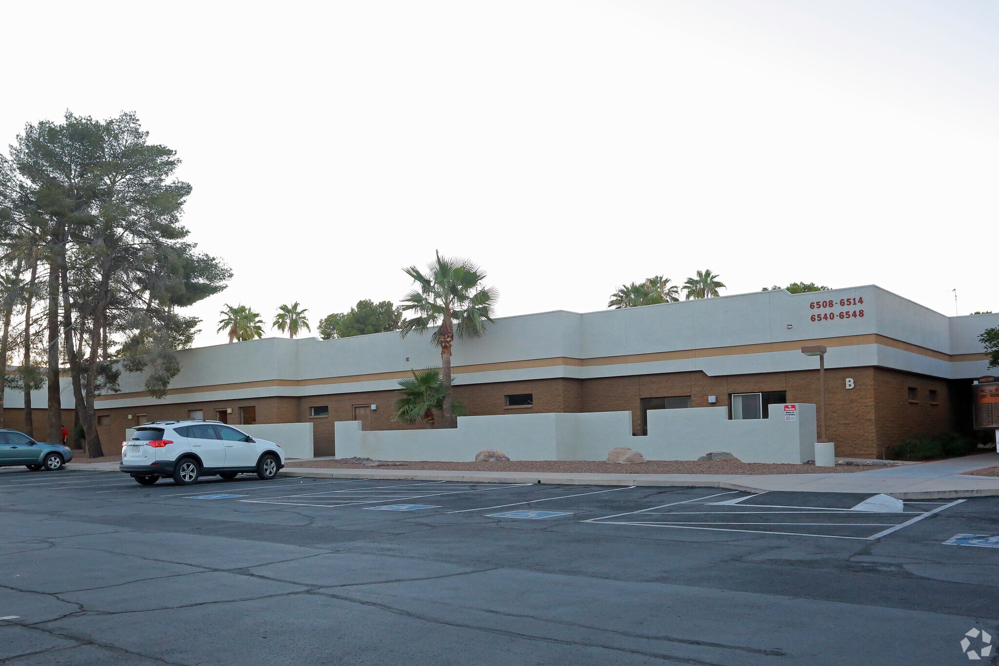 6544 E Carondelet Dr, Tucson, AZ for sale Primary Photo- Image 1 of 1