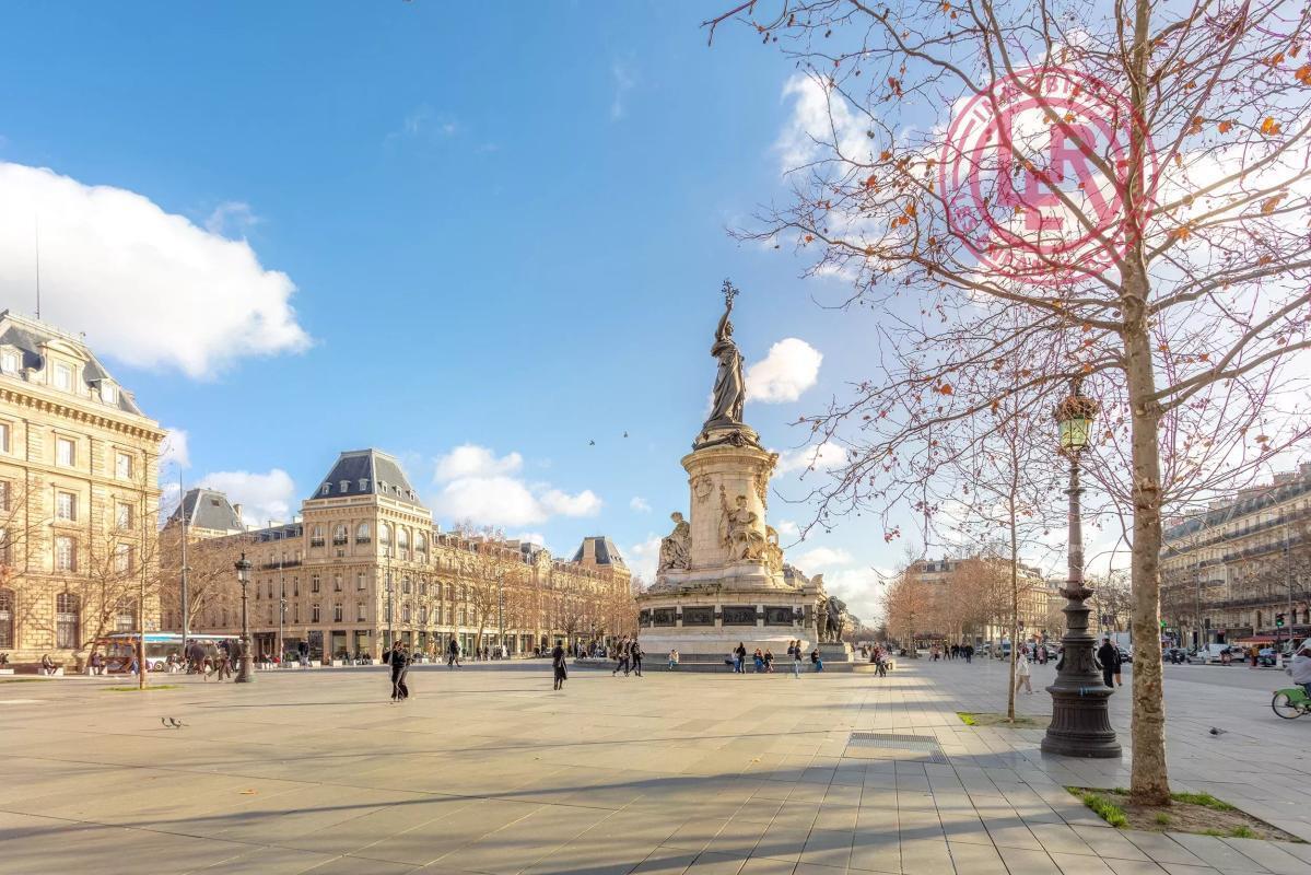 Retail in Paris for sale Aerial- Image 1 of 13