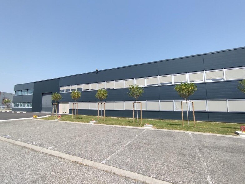 7 Avenue Didier Daurat, Blagnac to rent - Building Photo - Image 2 of 15