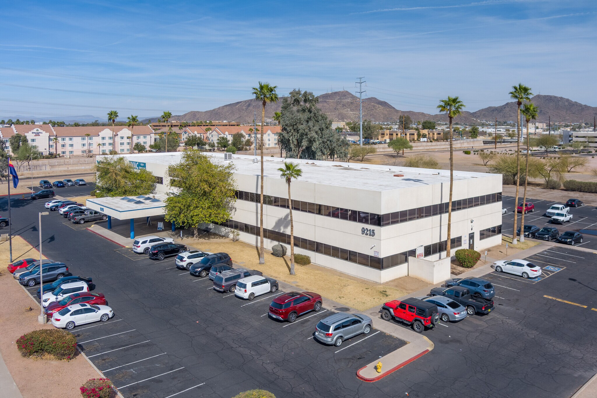 9215 N Black Canyon Fwy, Phoenix, AZ to rent Building Photo- Image 1 of 11