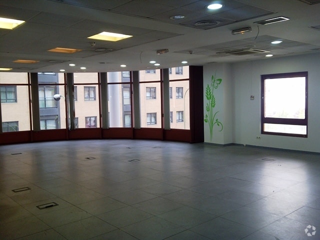 Office in Madrid, Madrid to rent - Interior Photo - Image 1 of 1