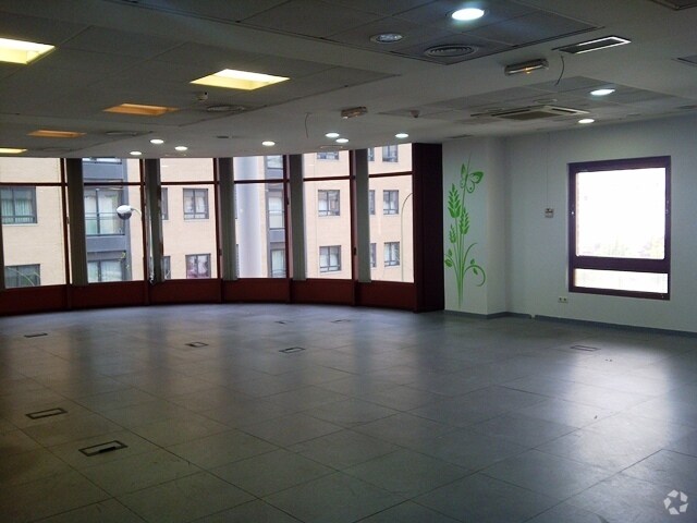 Office in Madrid, Madrid to rent Interior Photo- Image 1 of 2