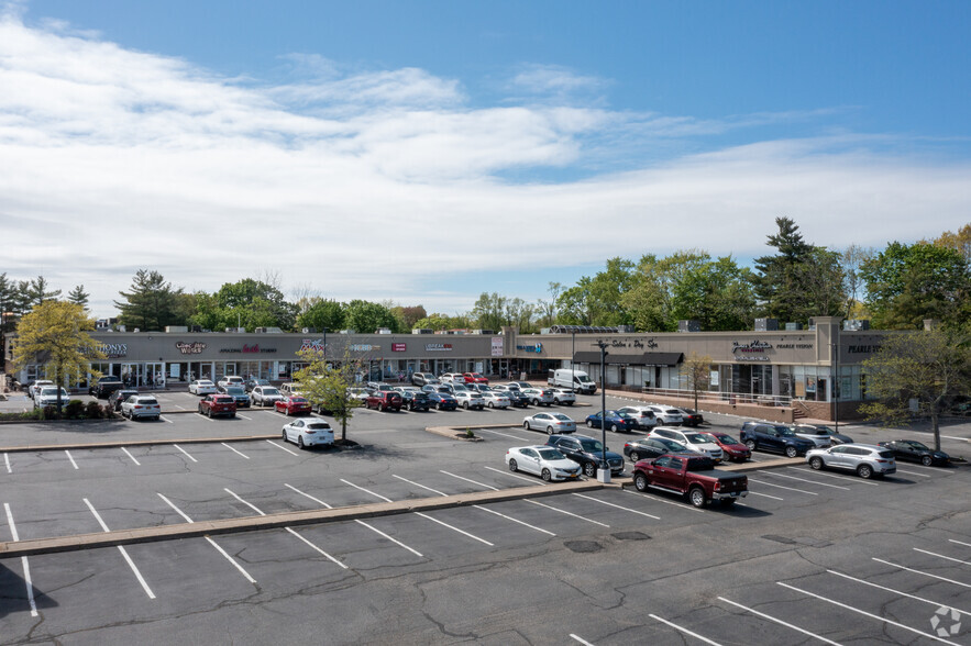 6401 Jericho Tpke, Commack, NY for sale - Primary Photo - Image 1 of 15