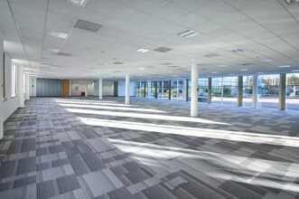 Falcon Way, Welwyn Garden City to rent Interior Photo- Image 1 of 2