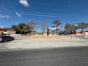 5686 N Rainbow Blvd, Las Vegas, NV for sale Primary Photo- Image 1 of 14