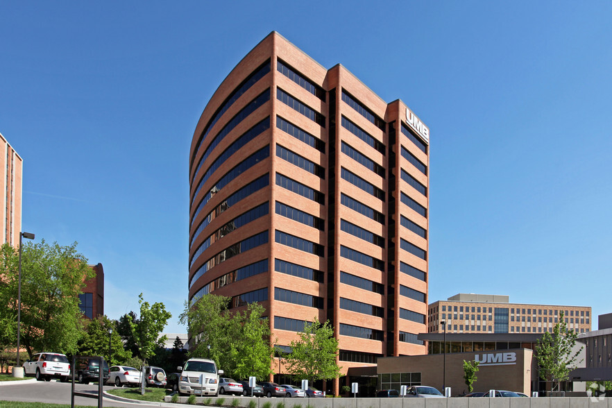 4900 Main St, Kansas City, MO for sale - Building Photo - Image 1 of 1