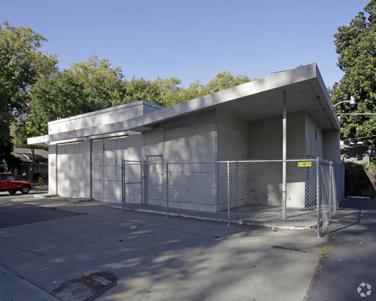 2827 F St, Sacramento, CA for sale - Primary Photo - Image 1 of 1