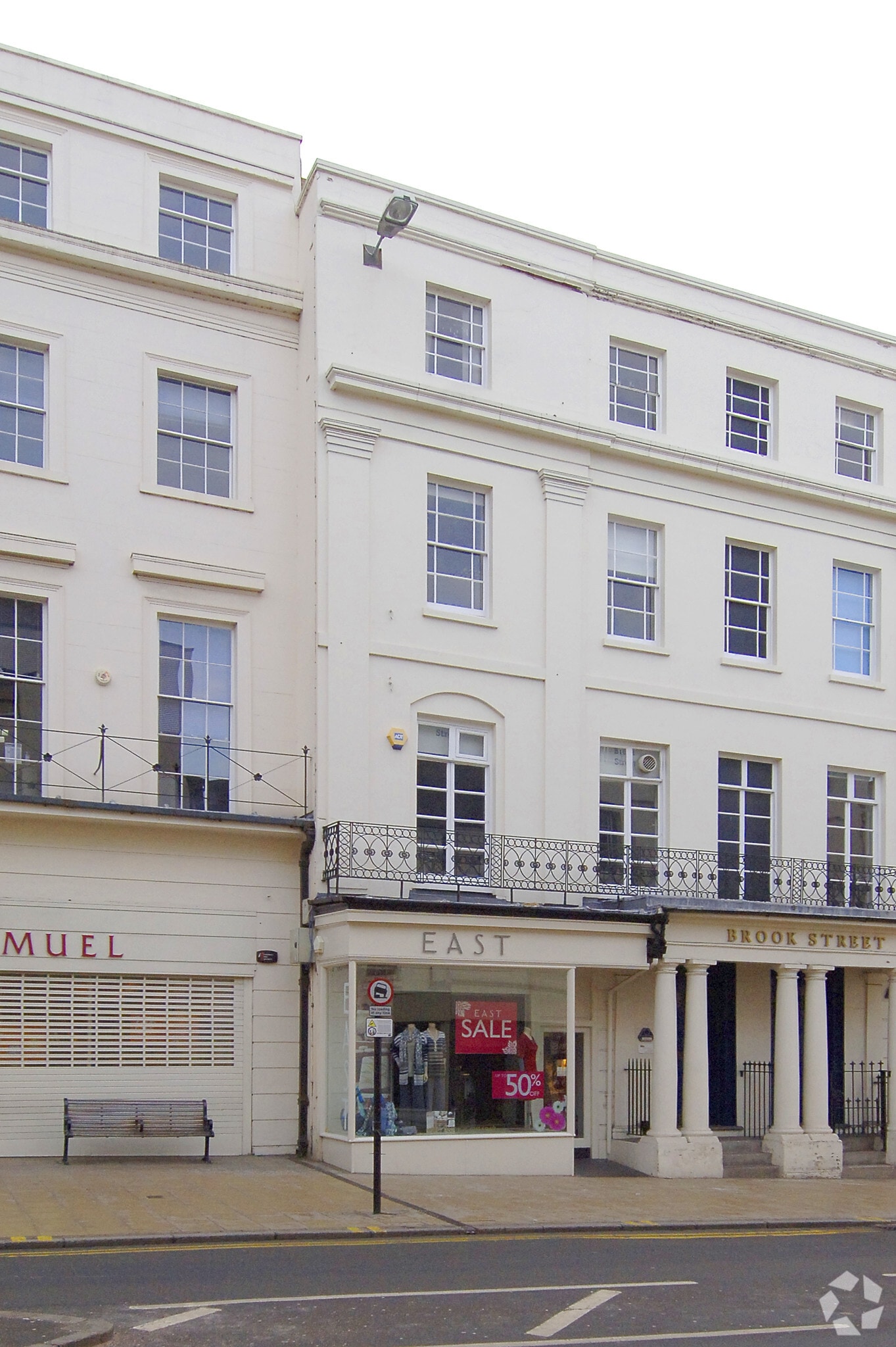 49 Parade, Leamington Spa for sale Primary Photo- Image 1 of 1