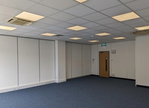 High St, Redhill to rent Interior Photo- Image 2 of 2