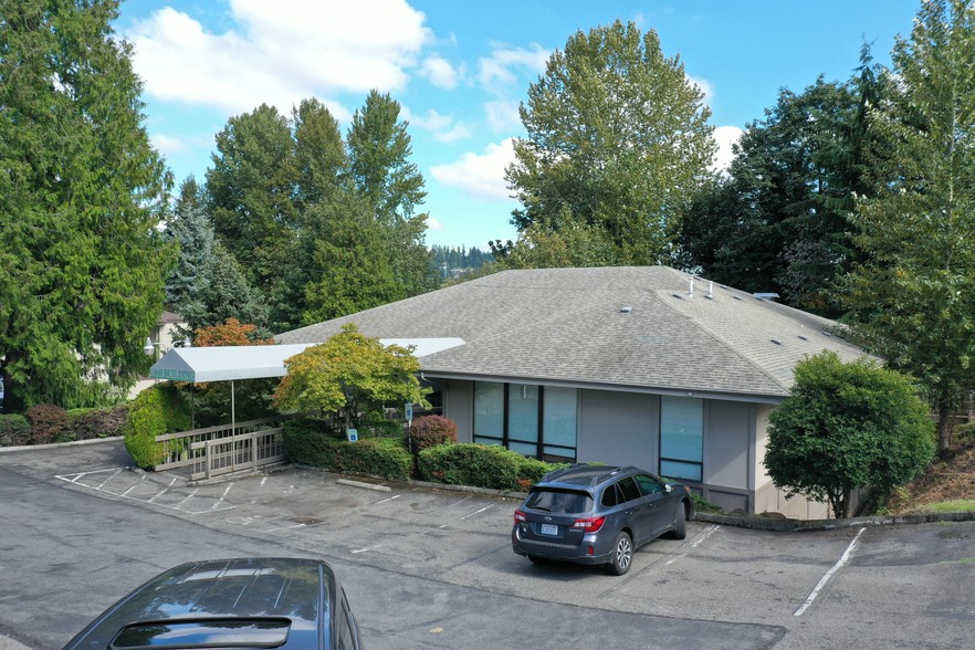 1900 116th Ave NE, Bellevue, WA for sale - Building Photo - Image 3 of 13