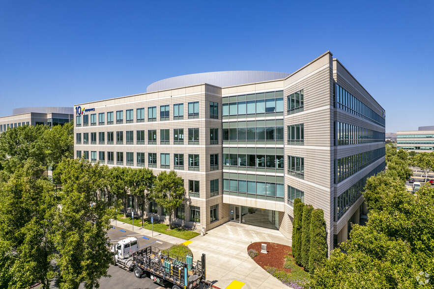 6210 Stoneridge Mall Rd, Pleasanton, CA for sale - Primary Photo - Image 1 of 1