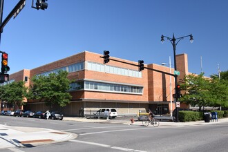 100 N Western Ave, Chicago, IL for rent Primary Photo- Image 1 of 8