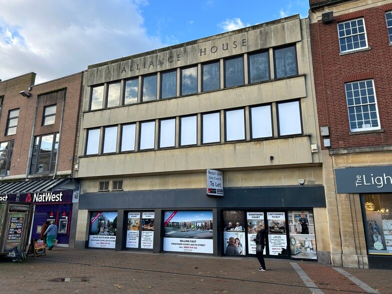 28 Fore St, Taunton to rent - Building Photo - Image 3 of 7