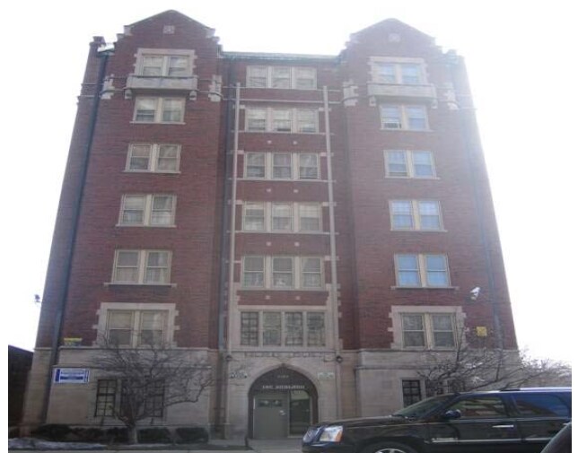 7147 S Jeffery Blvd, Chicago, IL for sale - Building Photo - Image 2 of 3