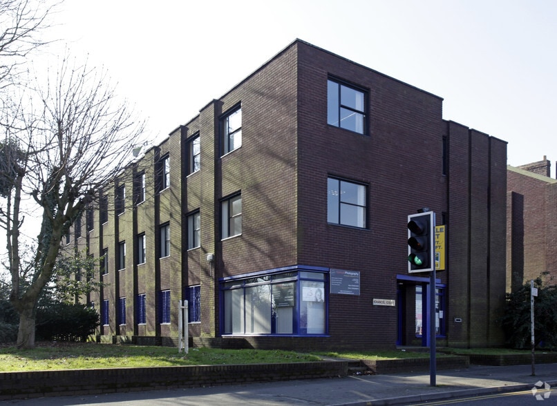 2 Wellington Rd, Bilston to rent - Building Photo - Image 3 of 4