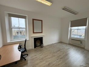 The Square, Cheltenham for rent Interior Photo- Image 2 of 3