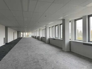 Office in Bobigny to rent Interior Photo- Image 1 of 9