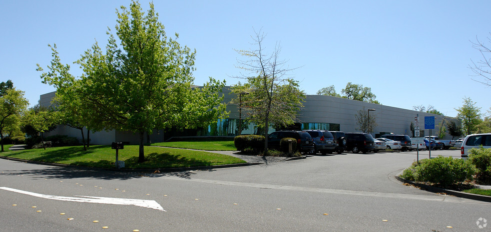 424 Aviation Blvd, Santa Rosa, CA for sale - Building Photo - Image 3 of 5