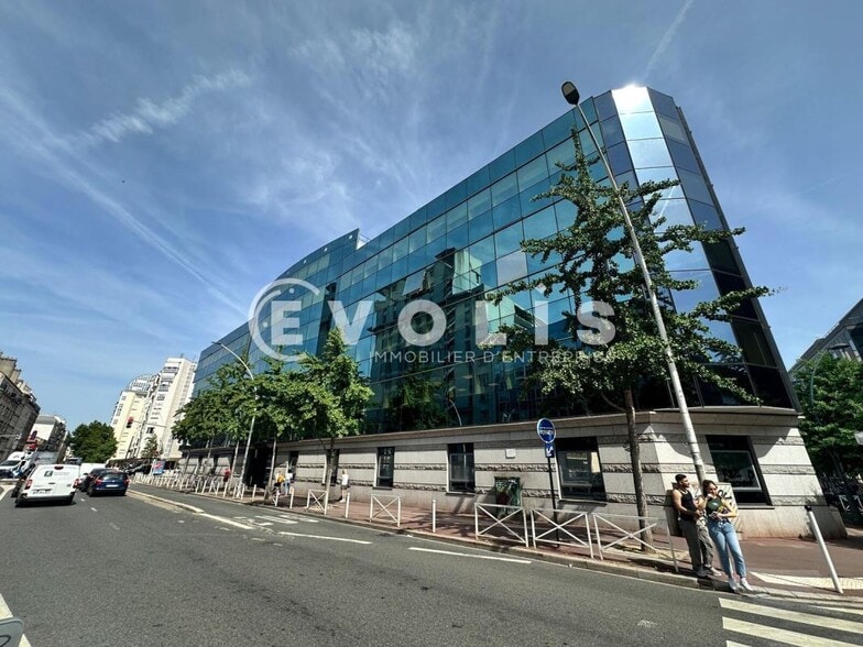 3-5 Rue Barbès, Montrouge to rent - Building Photo - Image 2 of 20
