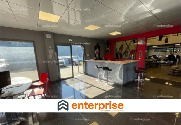 Vente Local d'activités 300 m² - Photo 1