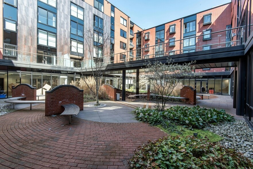 40 St Pauls Sq, Birmingham to rent - Building Photo - Image 2 of 41