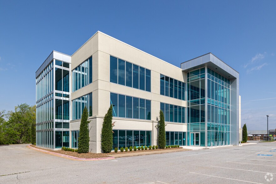 2700 SE S St, Bentonville, AR to rent - Building Photo - Image 3 of 23