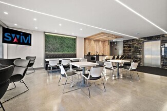 More details for 4950 Ch Queen-Mary, Montréal, QC - Co-working to Rent