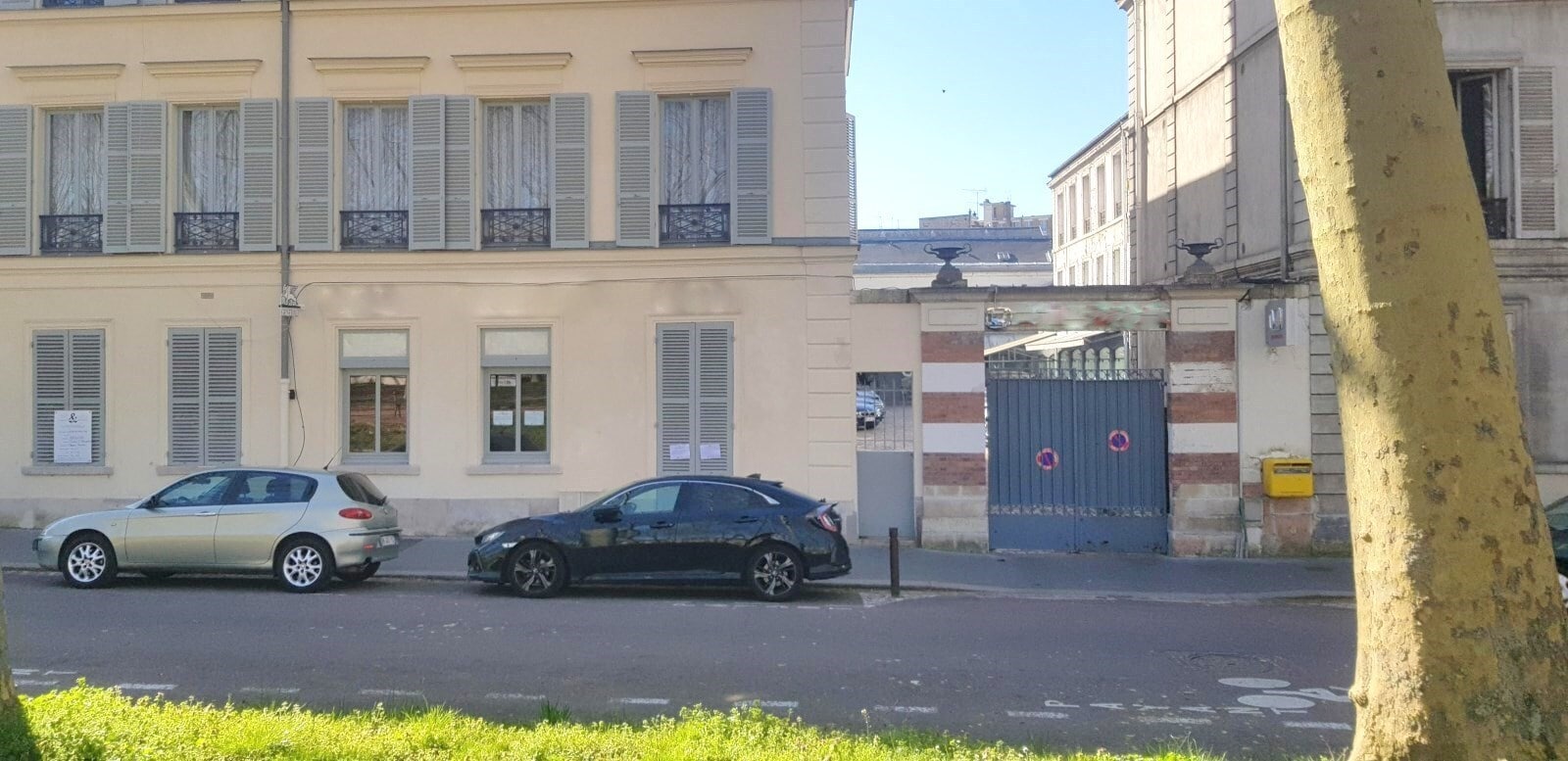Office in Versailles for sale Building Photo- Image 1 of 11