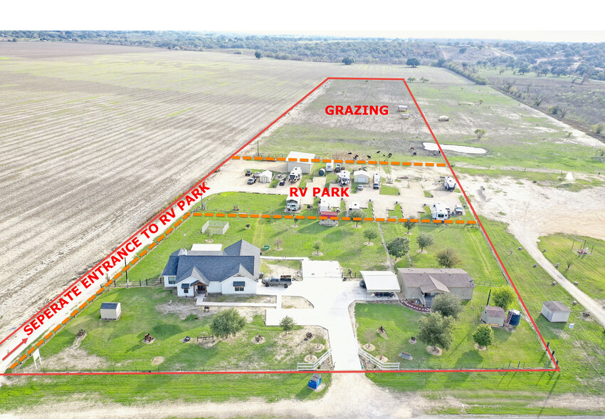 21111 FM 1303, Elmendorf, TX for sale - Primary Photo - Image 1 of 1