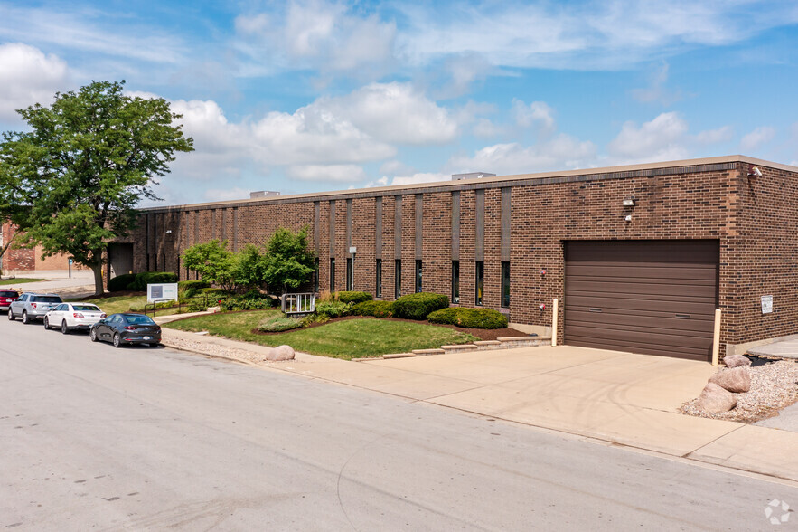 1250-1260 Lunt Ave, Elk Grove Village, IL for rent - Primary Photo - Image 1 of 5