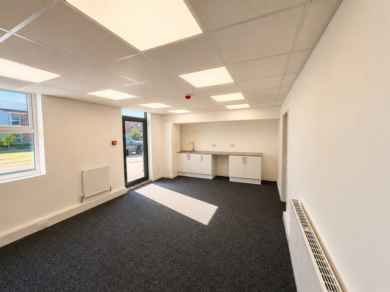 124-24 Electric Ave, Birmingham to rent - Building Photo - Image 3 of 15