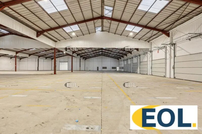 Light Industrial in Le Mesnil-Amelot to rent - Building Photo - Image 3 of 10