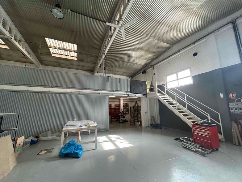 Calle de la Granja, 28, Alcobendas, Madrid to rent - Building Photo - Image 3 of 19