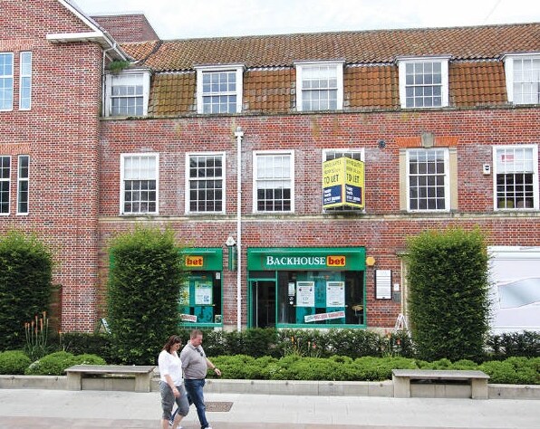 4-8 Wigmores S, Welwyn Garden City for sale Primary Photo- Image 1 of 1