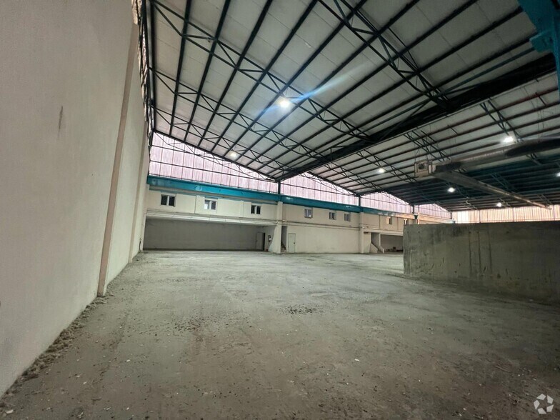 Industrial in Madrid, Madrid to rent - Interior Photo - Image 1 of 1